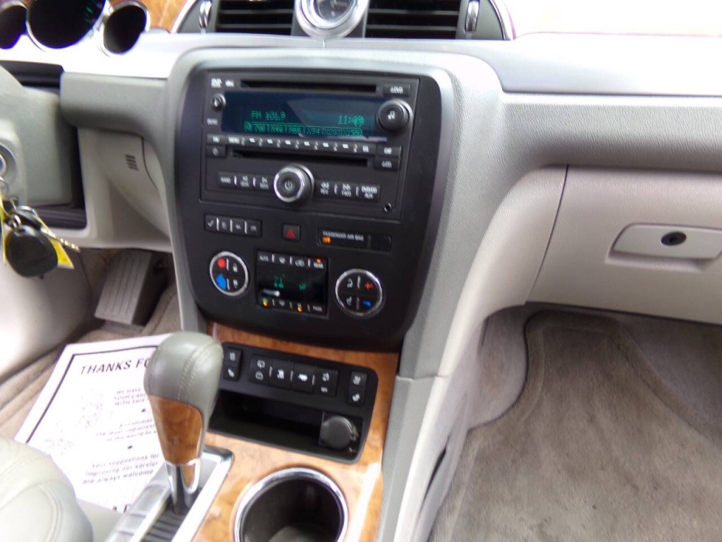 2009 Buick Enclave Image 32
