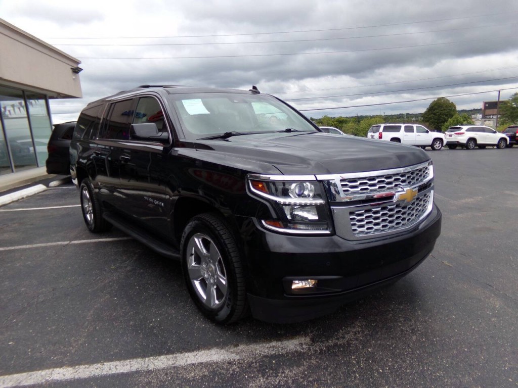 2016 Chevrolet Suburban Image 5