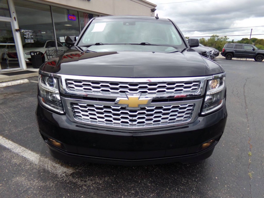 2016 Chevrolet Suburban Image 6