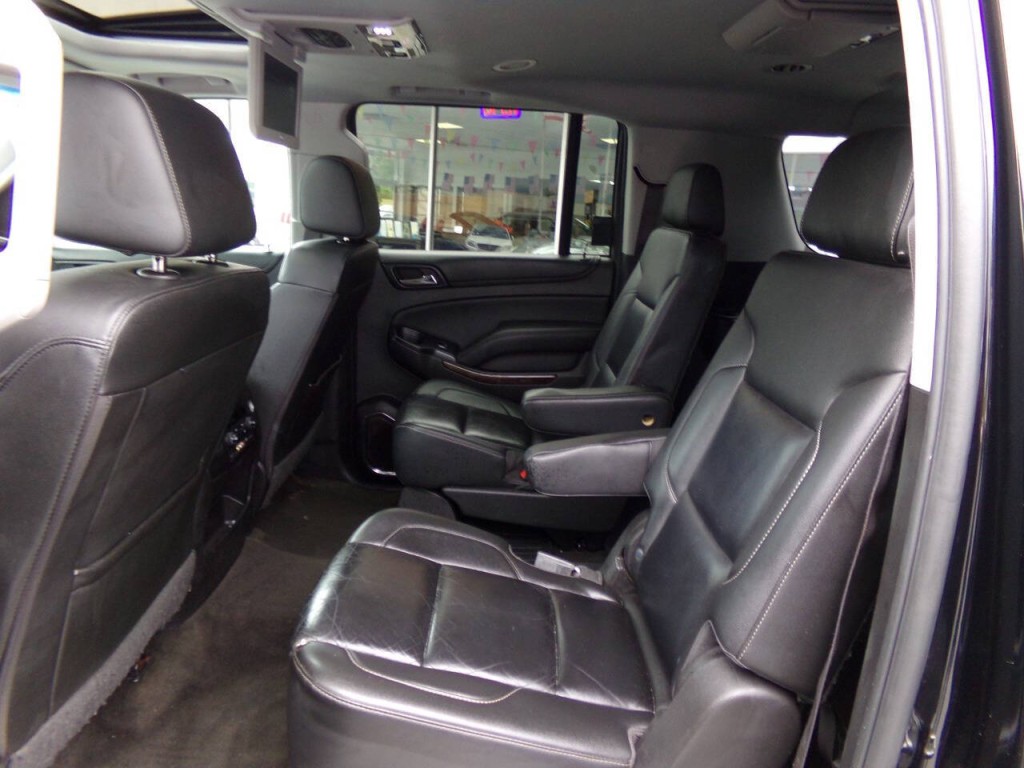 2016 Chevrolet Suburban Image 10