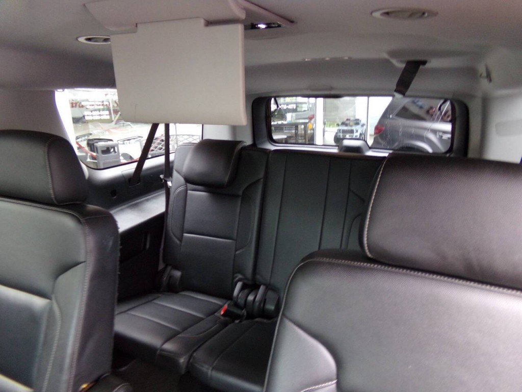 2016 Chevrolet Suburban Image 12