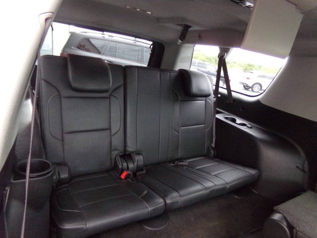 2016 Chevrolet Suburban Image 23