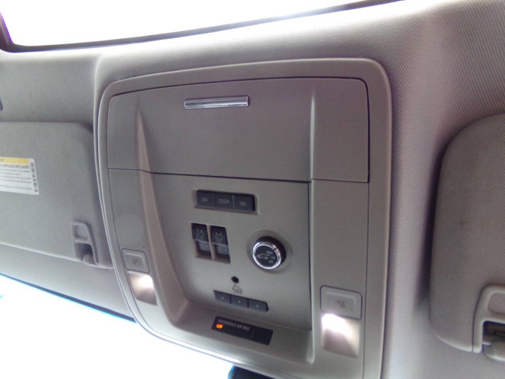2016 Chevrolet Suburban Image 29