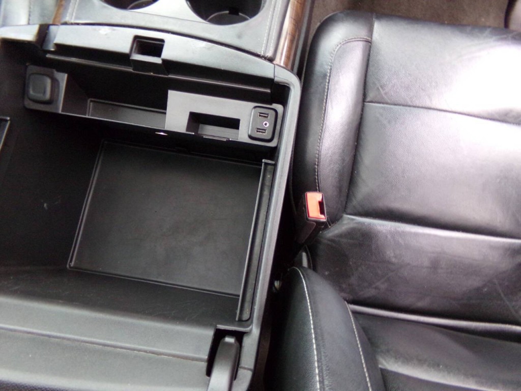 2016 Chevrolet Suburban Image 32