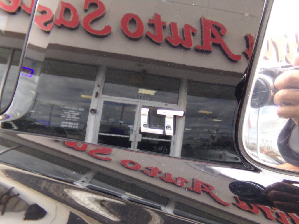 2016 Chevrolet Suburban Image 35