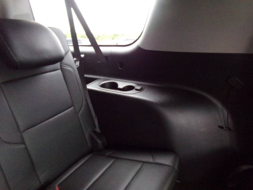 2016 Chevrolet Suburban Image 37