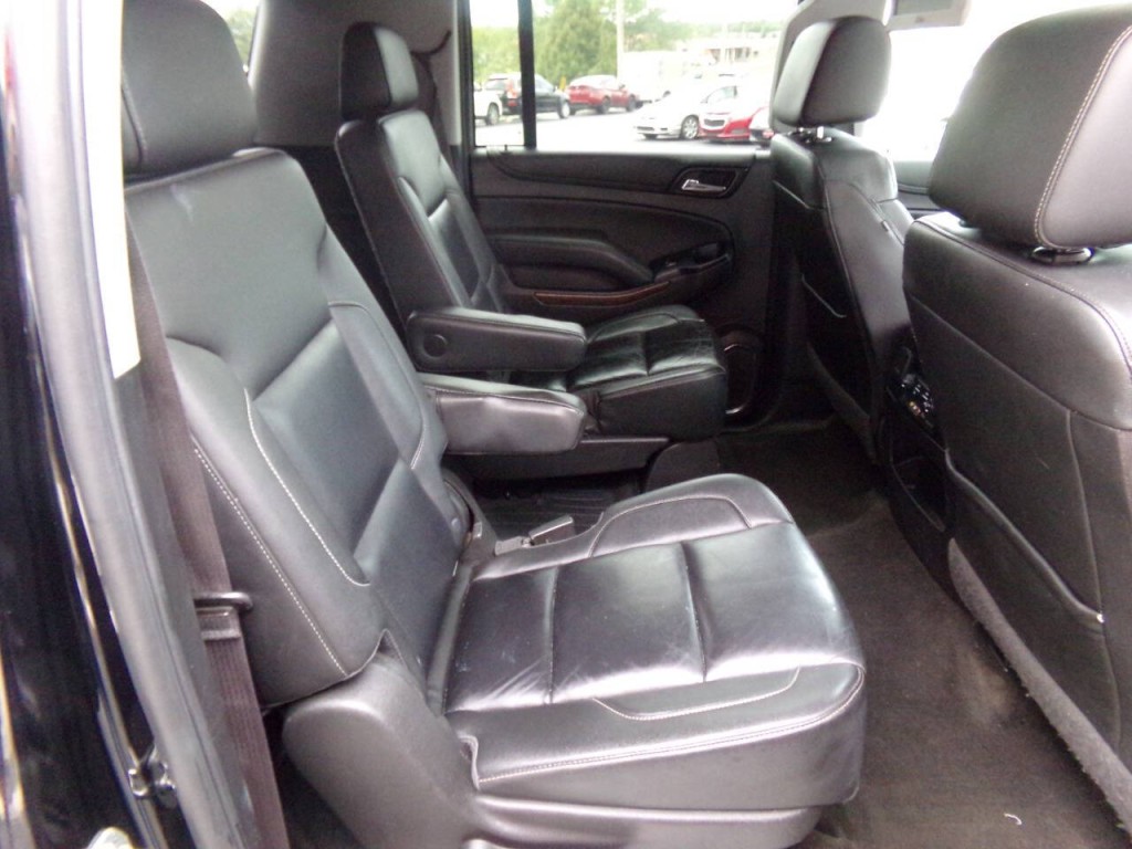 2016 Chevrolet Suburban Image 39