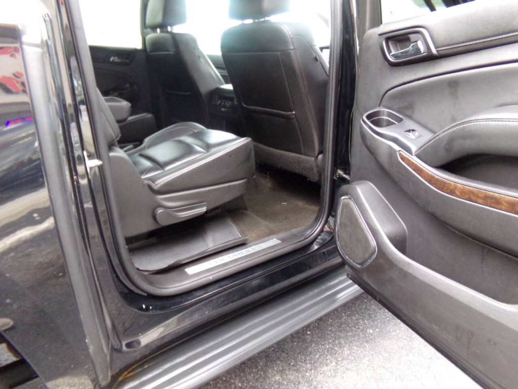 2016 Chevrolet Suburban Image 40