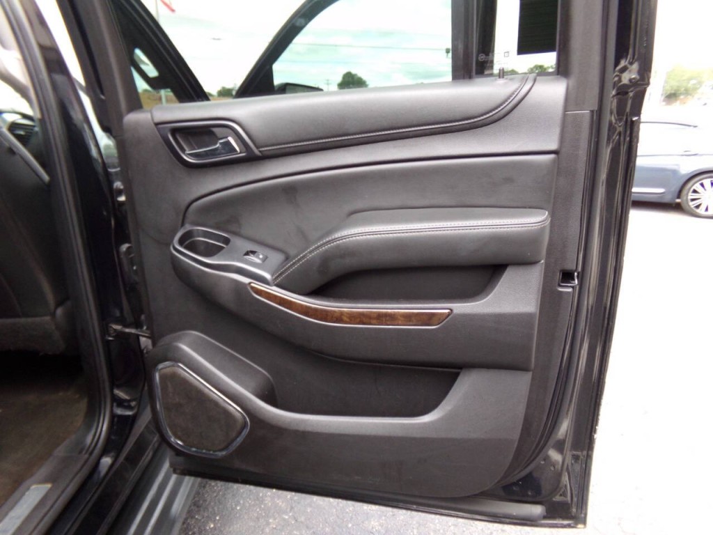 2016 Chevrolet Suburban Image 41