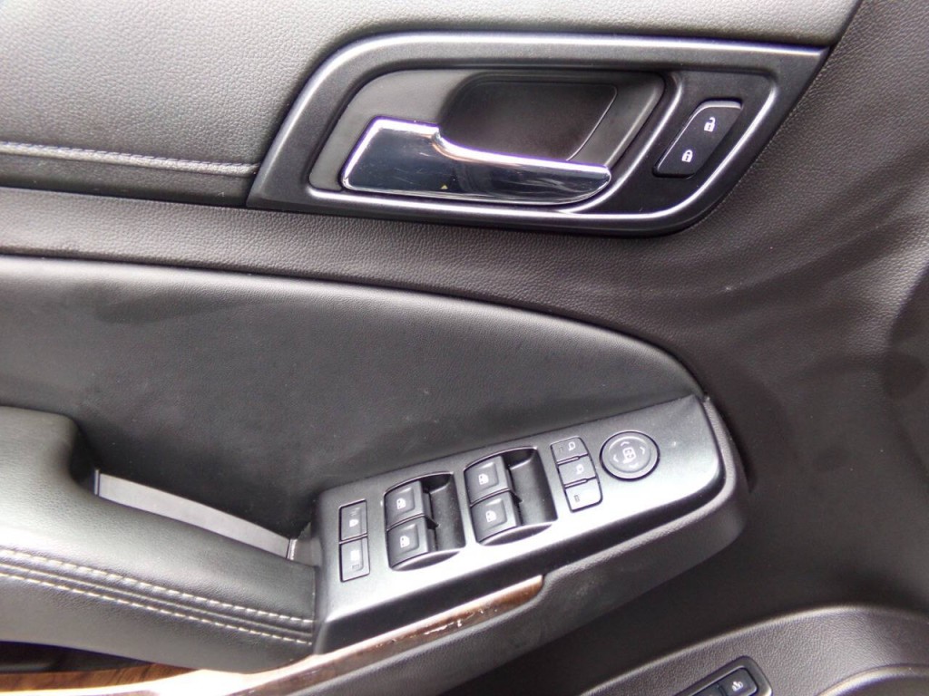2016 Chevrolet Suburban Image 48