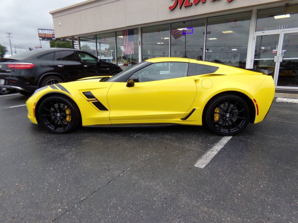 2017 Chevrolet Corvette Image 3
