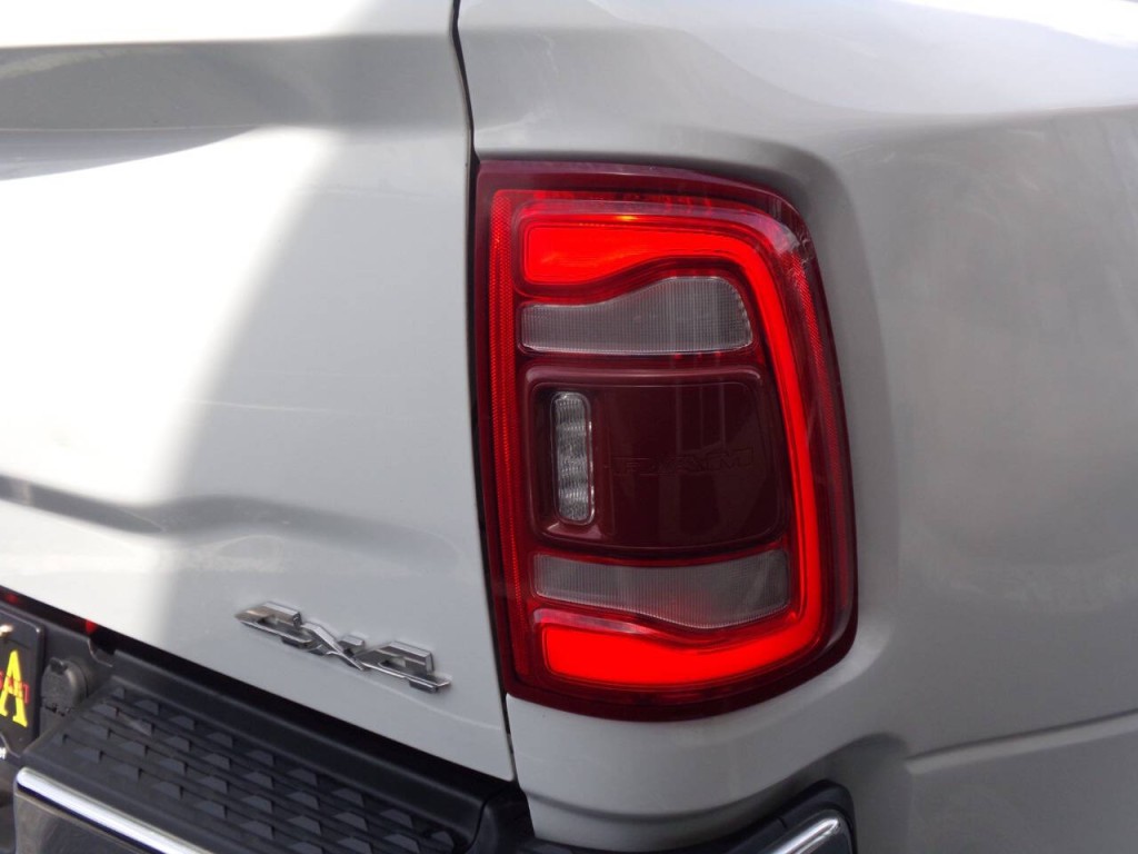 2023 RAM 3500 Image 22