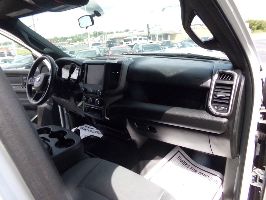 2023 RAM 3500 Image 28