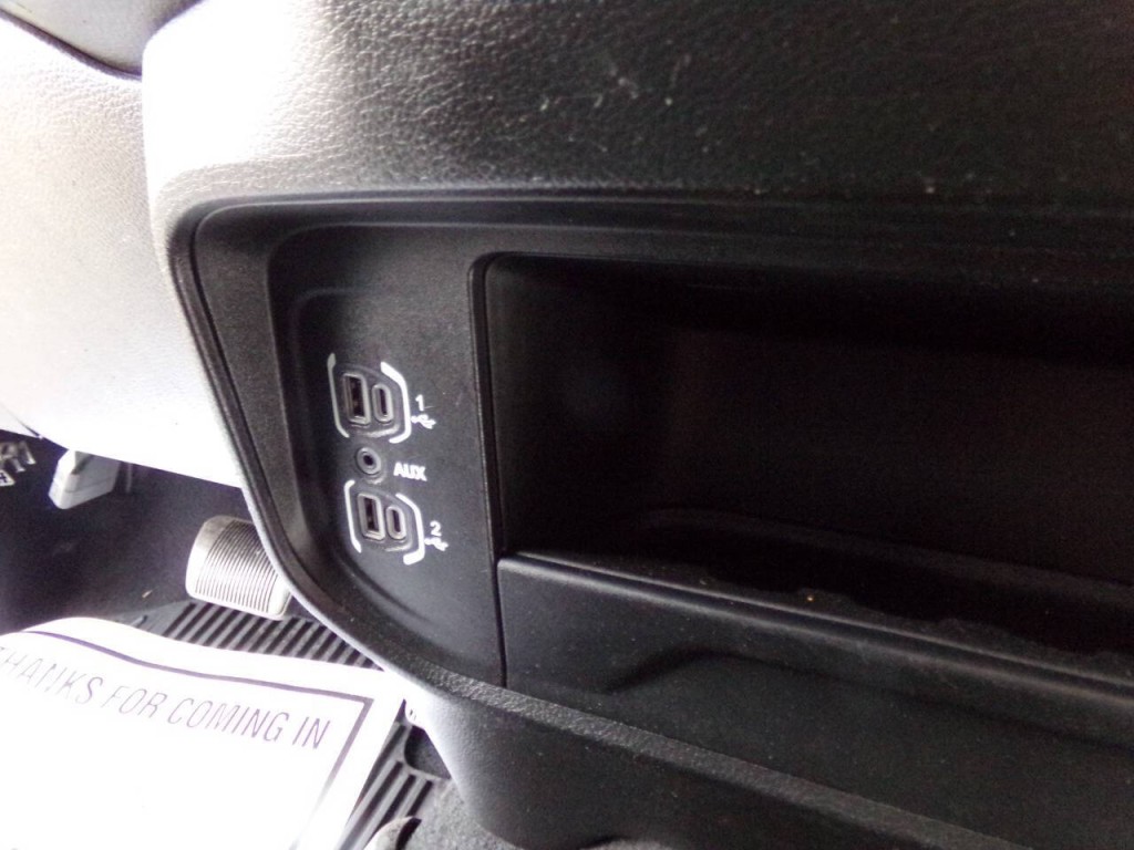 2023 RAM 3500 Image 32