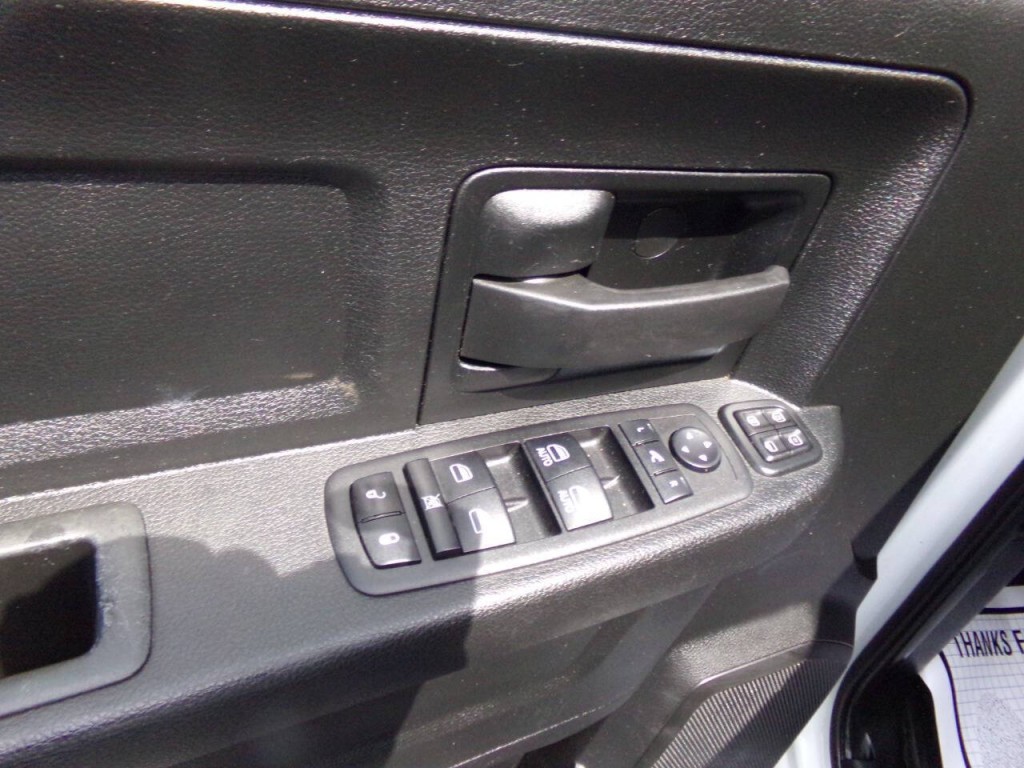 2023 RAM 3500 Image 41