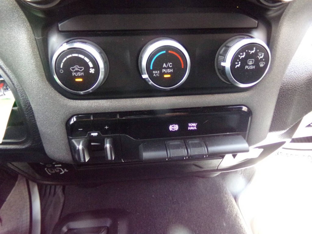 2023 RAM 3500 Image 65