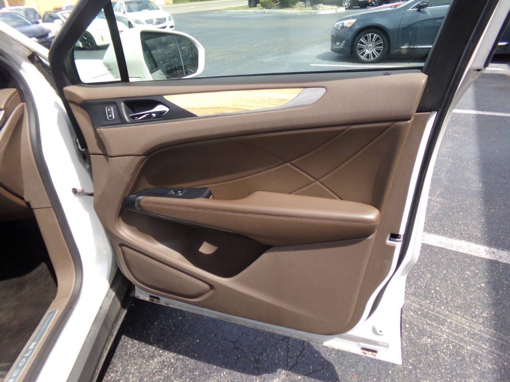 2015 Lincoln MKC Image 27
