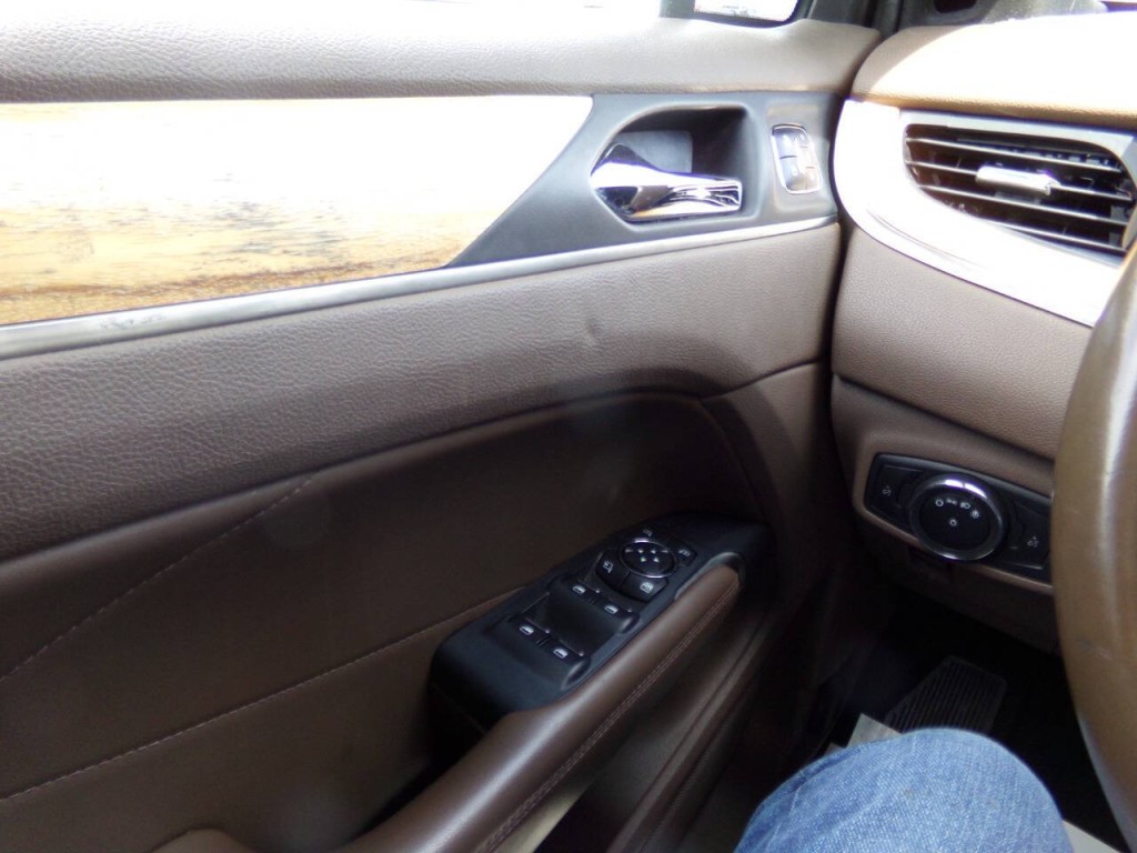 2015 Lincoln MKC Image 39