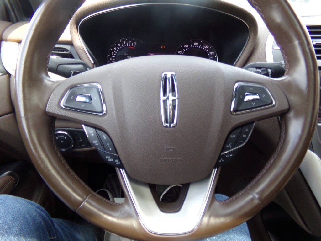 2015 Lincoln MKC Image 40