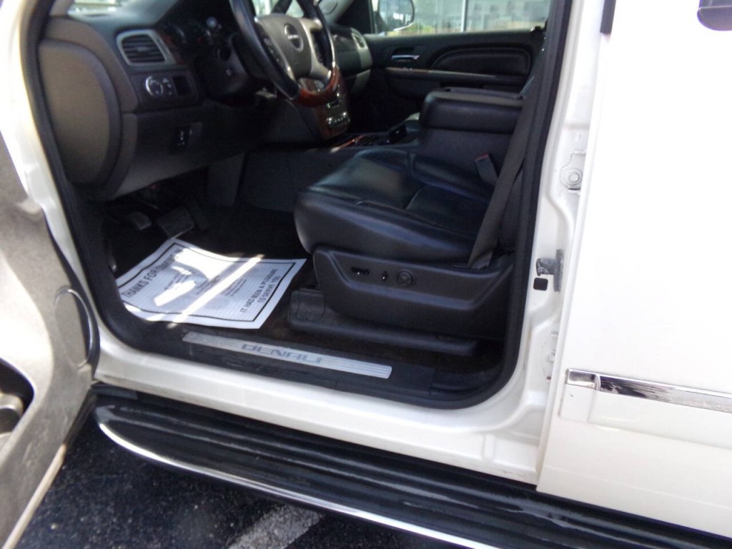 2013 GMC Yukon Image 17