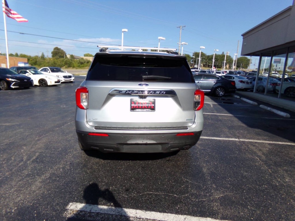 2020 Ford Explorer Image 8