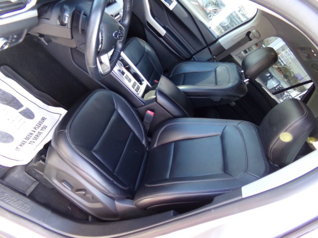 2020 Ford Explorer Image 12