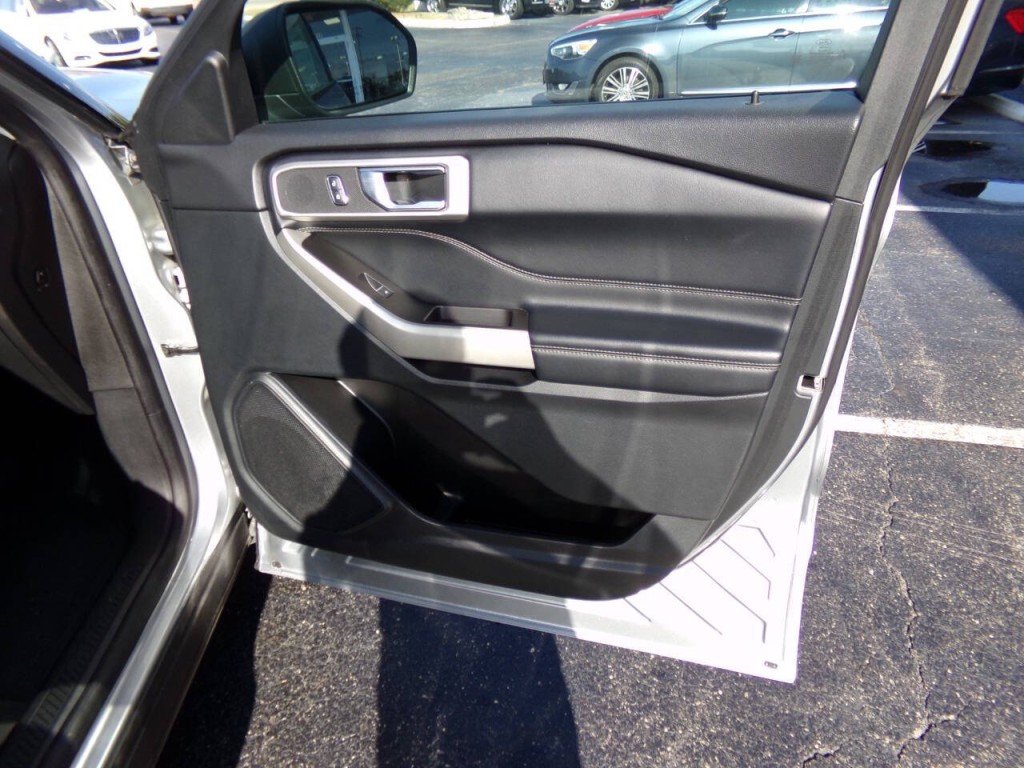 2020 Ford Explorer Image 35