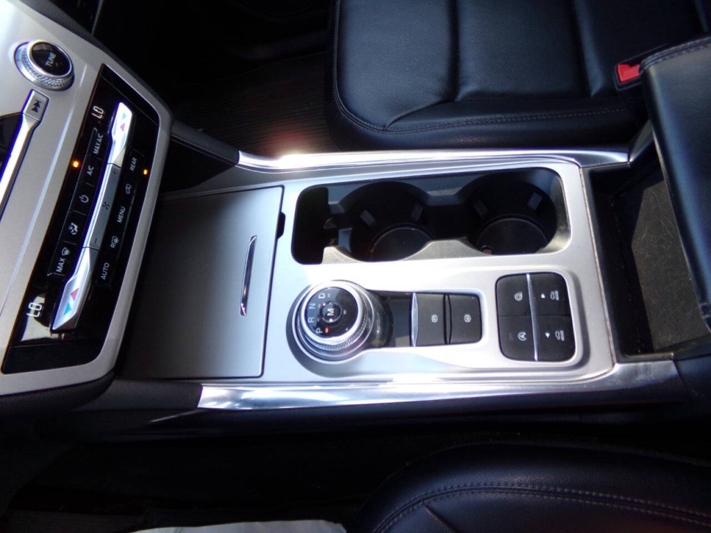 2020 Ford Explorer Image 58