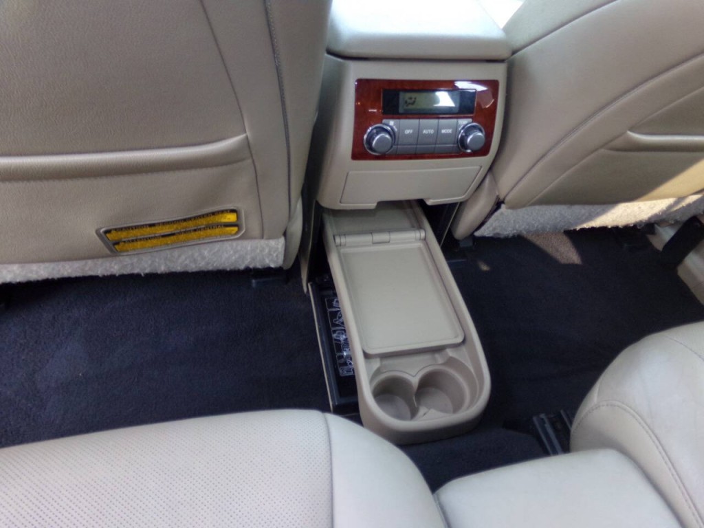 2012 Toyota Highlander Image 19