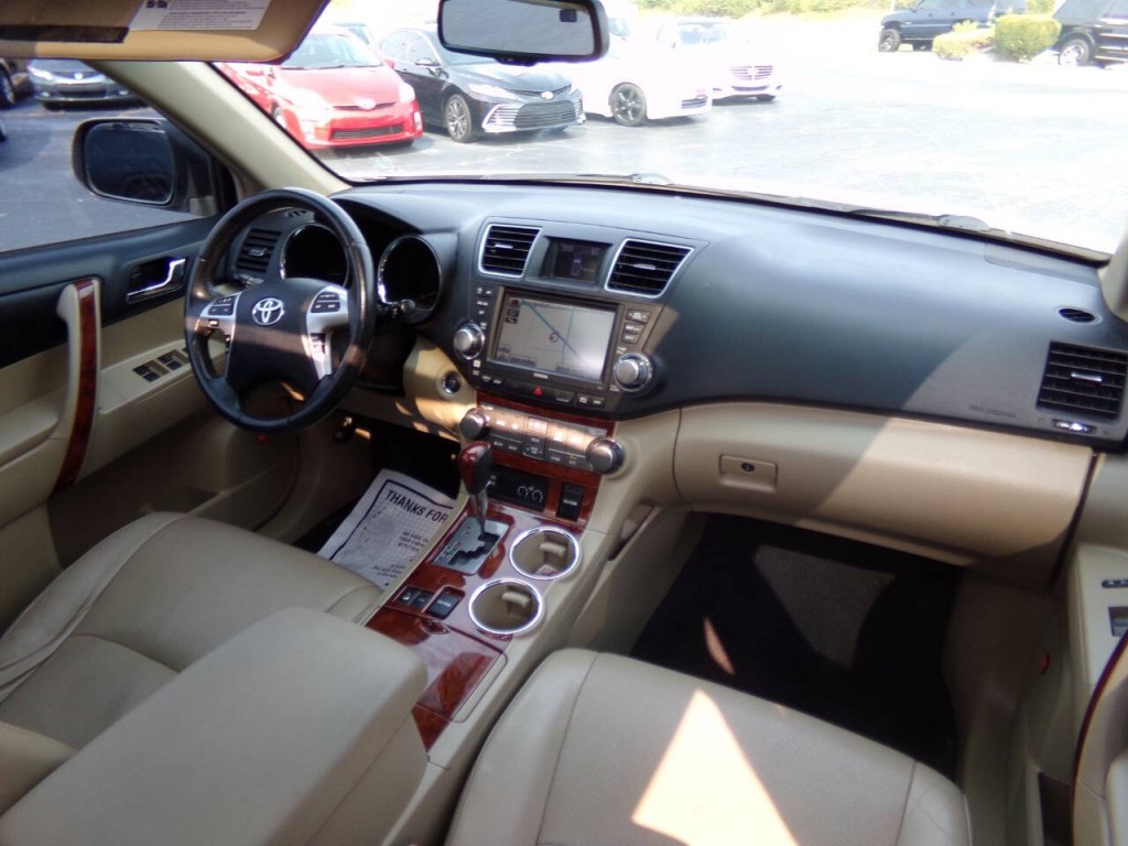 2012 Toyota Highlander Image 29