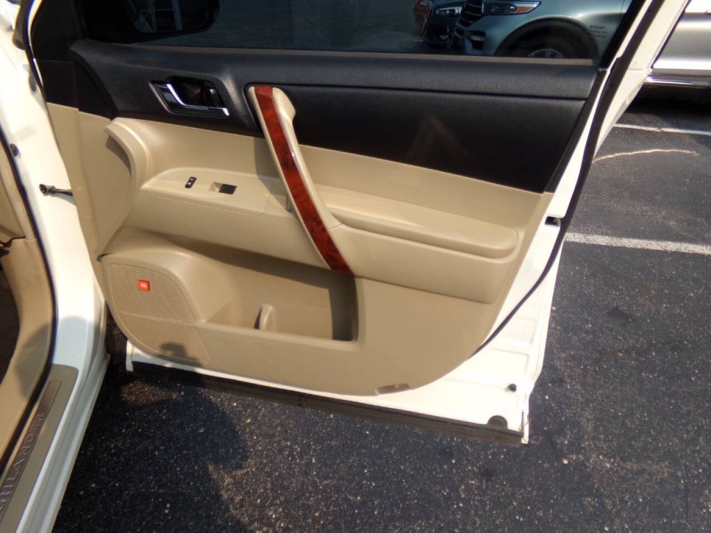 2012 Toyota Highlander Image 33
