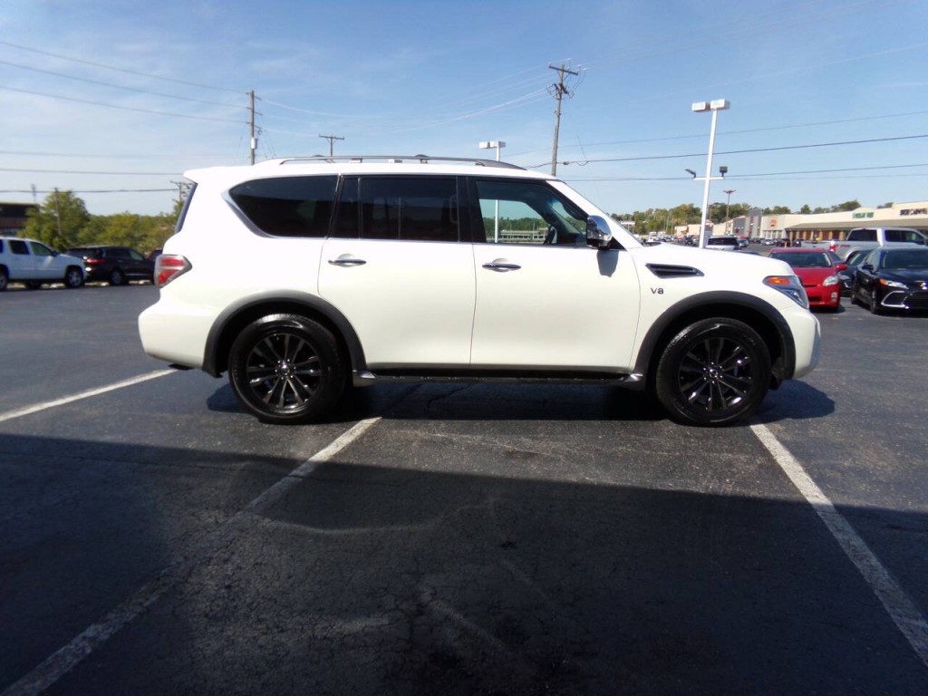 2017 Nissan Armada Image 5