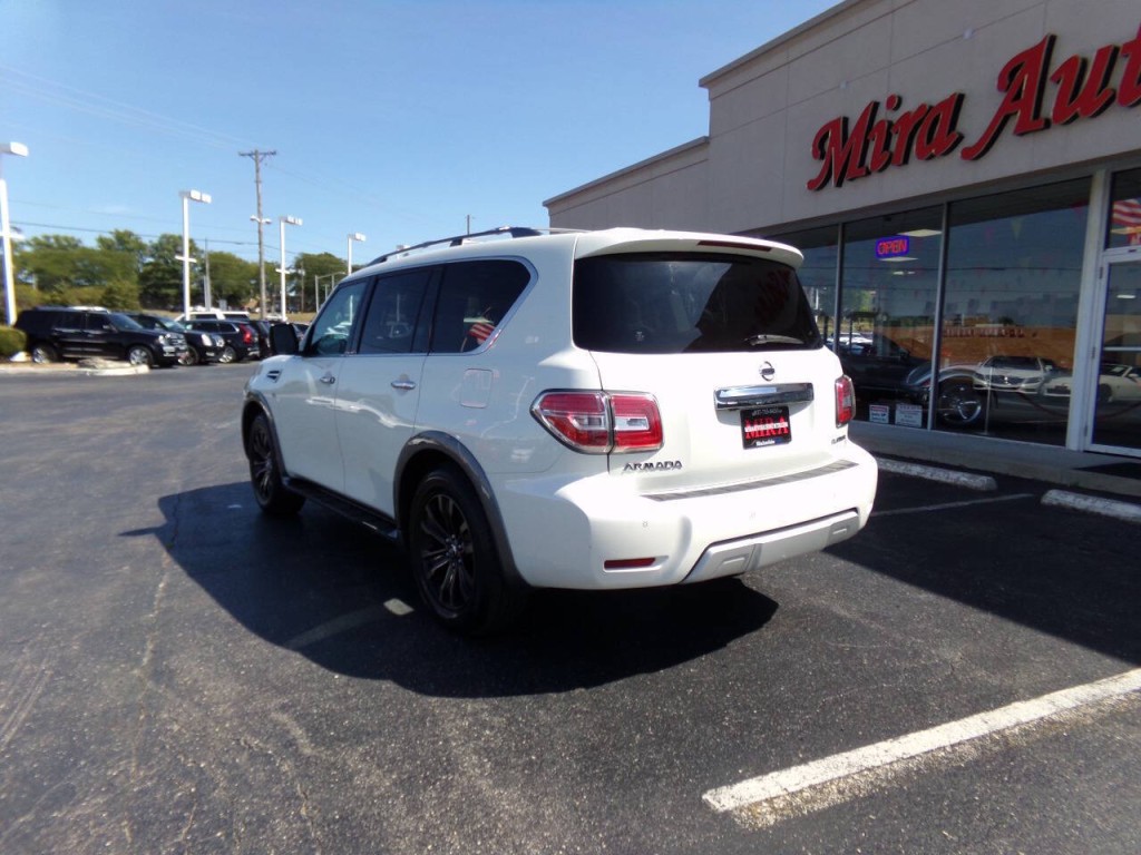 2017 Nissan Armada Image 8
