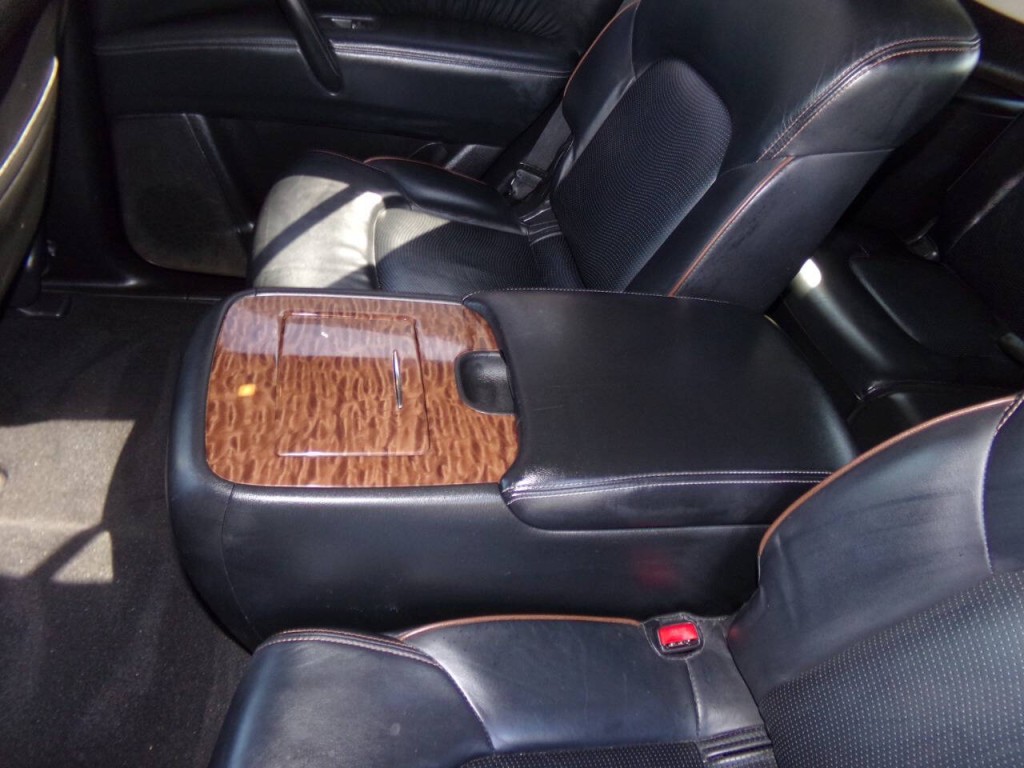 2017 Nissan Armada Image 18