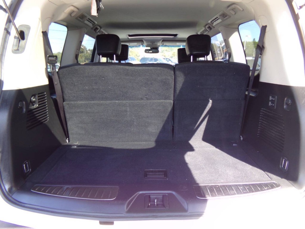 2017 Nissan Armada Image 25