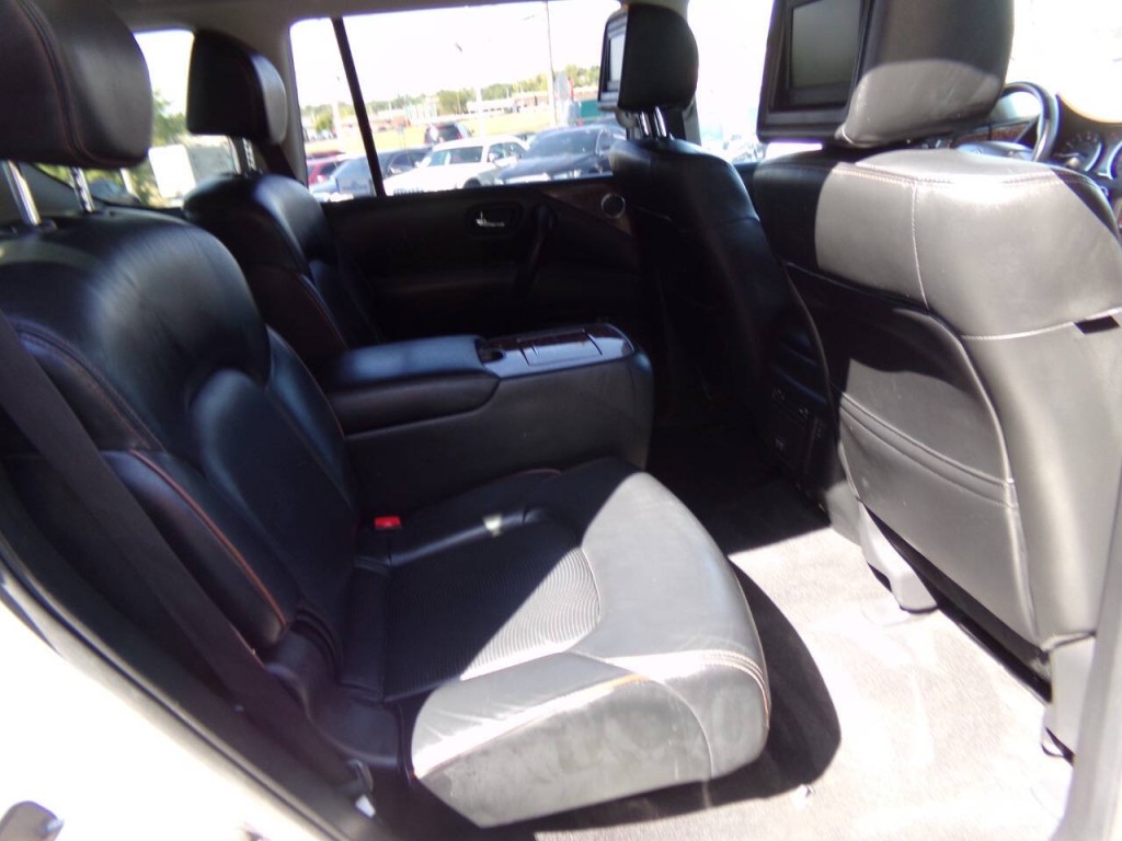 2017 Nissan Armada Image 30
