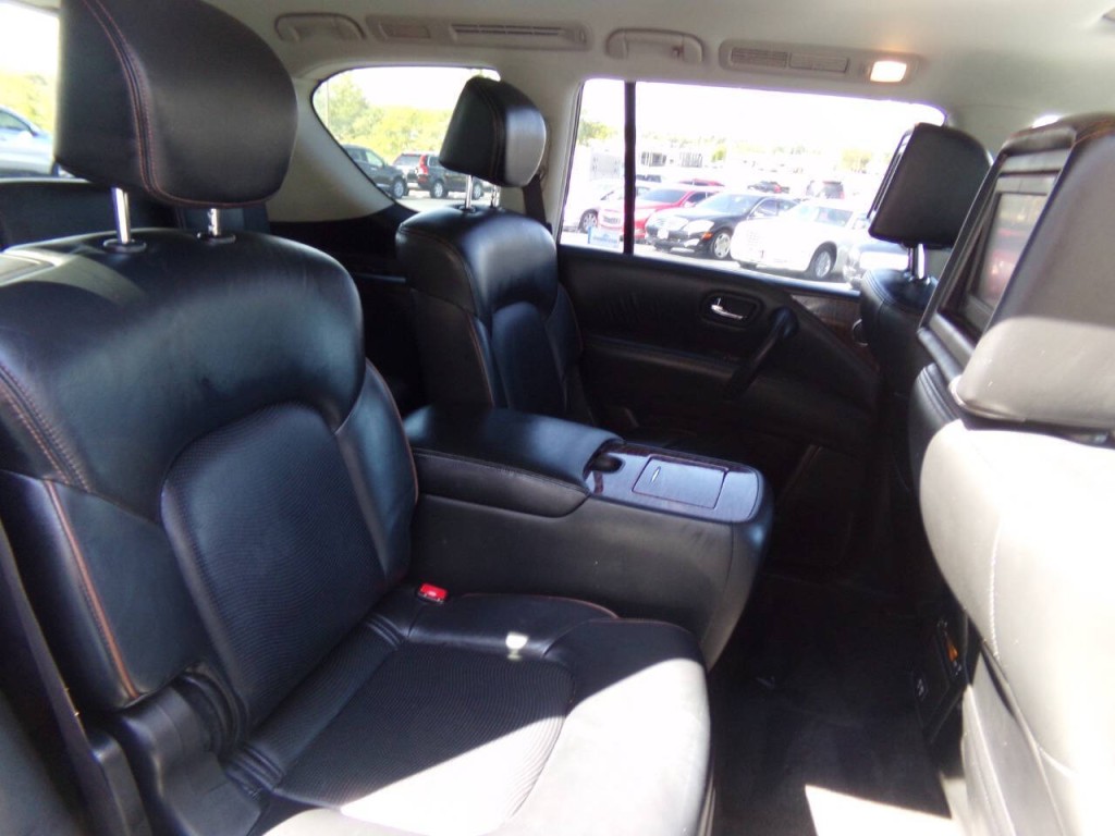 2017 Nissan Armada Image 31