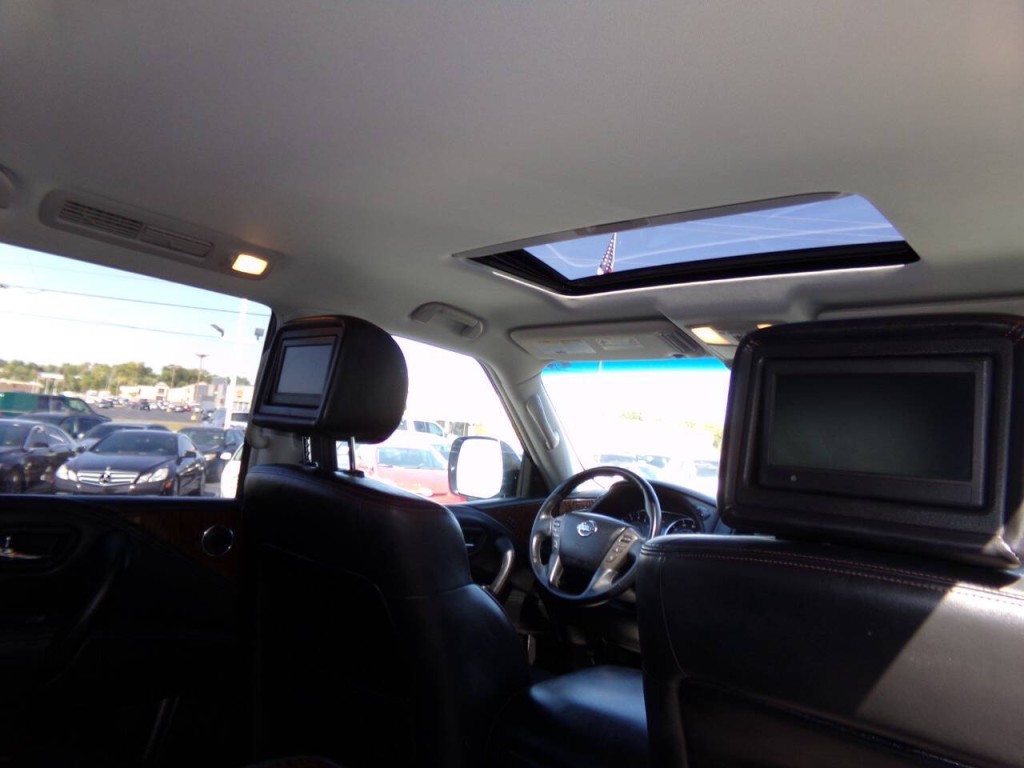 2017 Nissan Armada Image 35