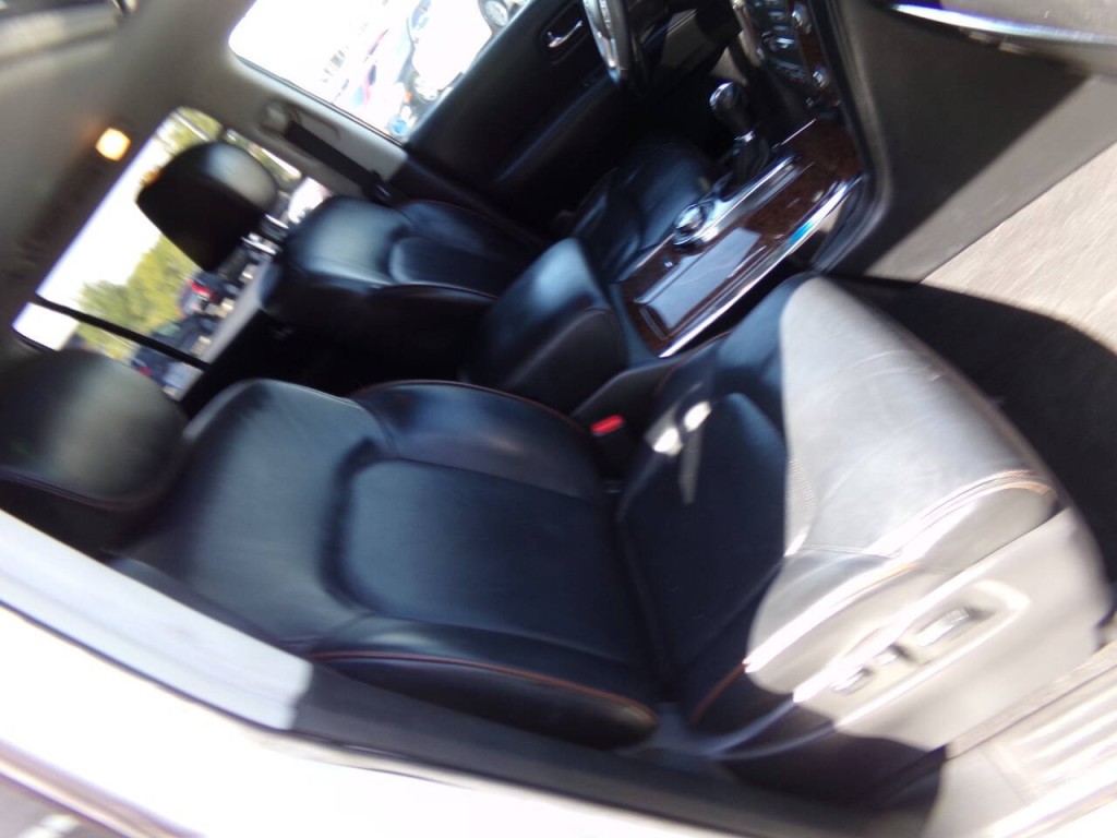 2017 Nissan Armada Image 38