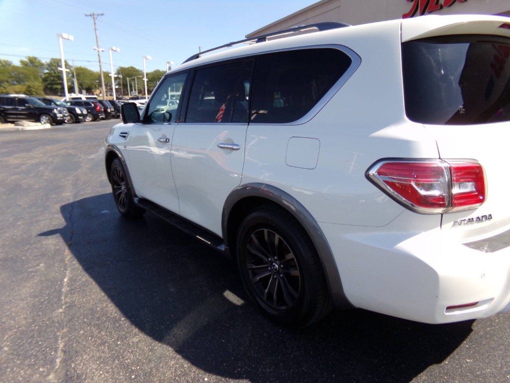 2017 Nissan Armada Image 48