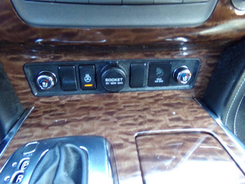 2017 Nissan Armada Image 71