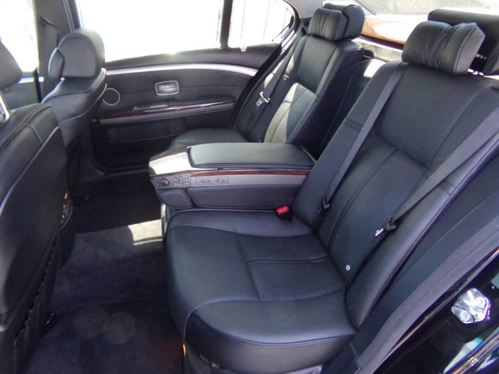 2006 BMW 7 Series Image 17