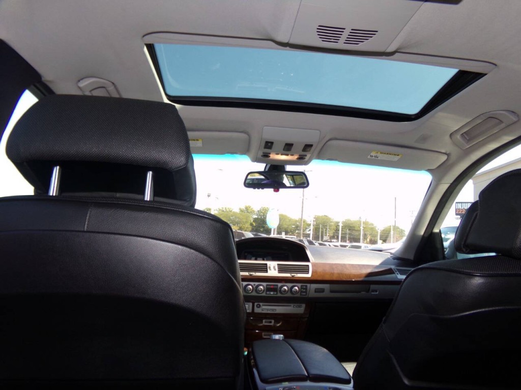 2006 BMW 7 Series Image 23