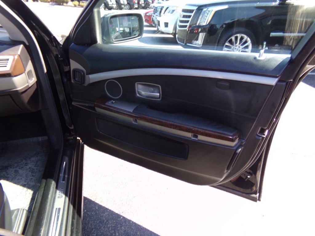 2006 BMW 7 Series Image 40