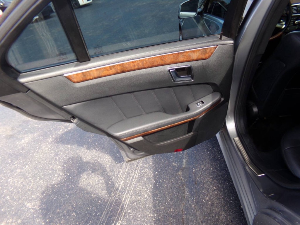 2012 Mercedes-Benz E-Class Image 17