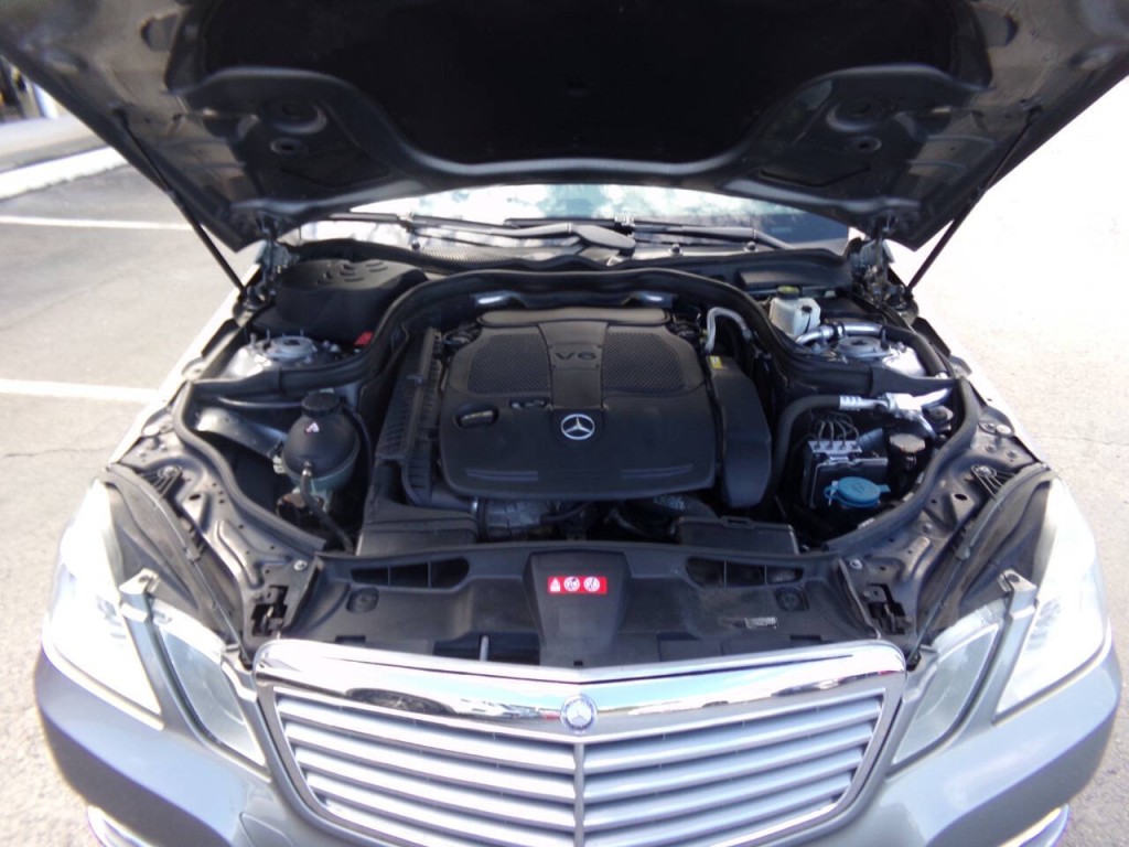 2012 Mercedes-Benz E-Class Image 30
