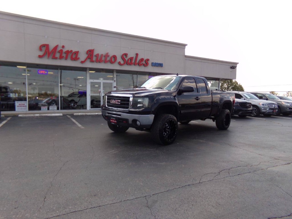 2011 GMC Sierra 1500 Image 2