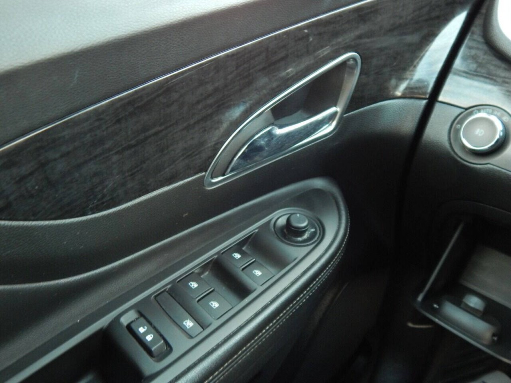 2016 Buick Enclave Image 43