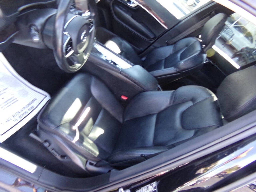 2016 Volvo XC90 Image 12