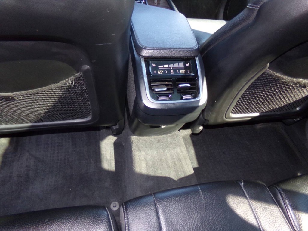 2016 Volvo XC90 Image 17